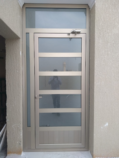 Aluminum door window and shatter