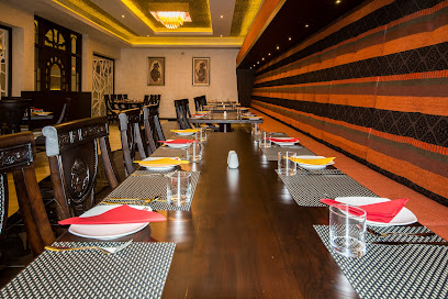 مطعم شينجاري الهندي الحديث