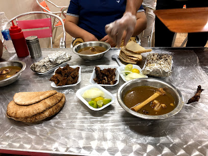 مطعم مذاق الحجاز للمقادم و الشية