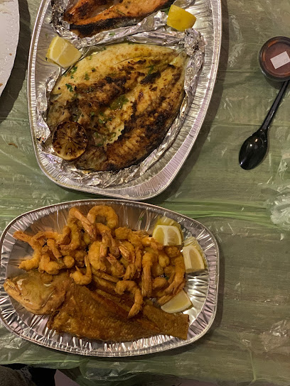 مطاعم أسماك التنور لتقديم الوجبات