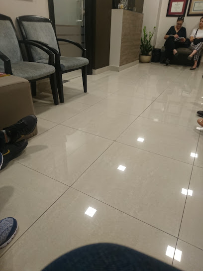 الدكتور حسام شعبان استشاري جراحة واورام الثدي