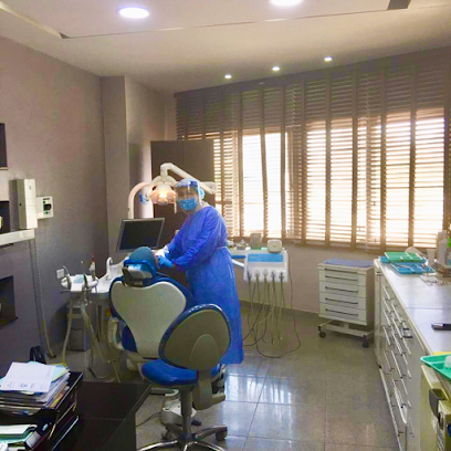 الدكتورة وفاء المعاني طب اسنان