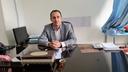 عيادة الدكتور عمر حناتله افضل طبيب عظام في الأردن استشاري جراحة العمود الفقري بالمنظار وجراحة العظام والمفاصل
