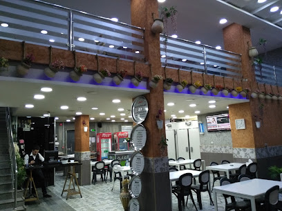 مطاعم قصر الغابة