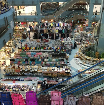 سوق طيور الجنة اوتلت-حولي