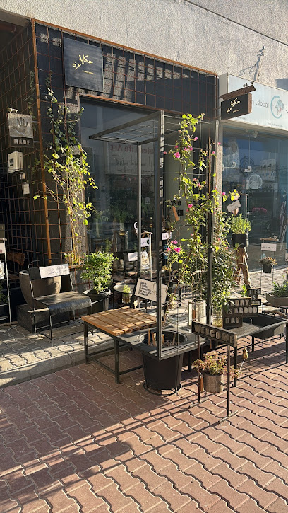 حكاية حرفة a craft store