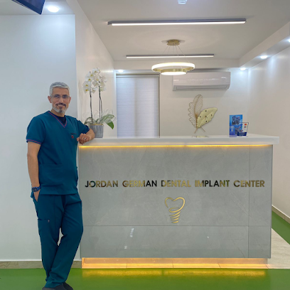 Dr.Qusai (الدكتور قصي ) زراعه الاسنان في الاردن