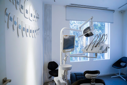 د. معاذ لعلاج العصب وطب اسنان | طوارئ اسنان 24 ساعة | دكتور اسنان | عيادة اسنان | dr.moath - endodontics