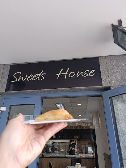 Sweets house / بيت الحلويات