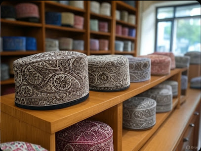 Abu Omar Al Shezawi Trad. Omani Cap Shop - محل كمة و مصر العمانية