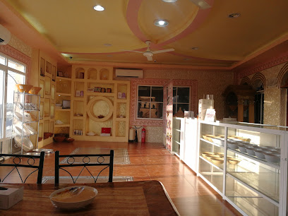 خيرات السلمي لصناعة وبيع الحلوى العمانية