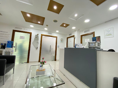 عيادة الدكتور إياد حواشين لطب وزراعة وتجميل الأسنان