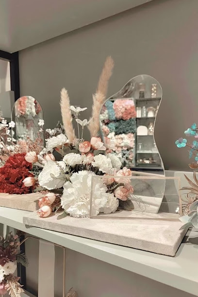 خدوج للزهور . تصميم اكريليك