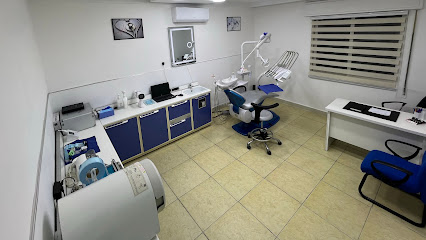 عيادات الدكتور محمد سلامه (عيادة طب عام و جراحة & طوارئ & عيادة أسنان)