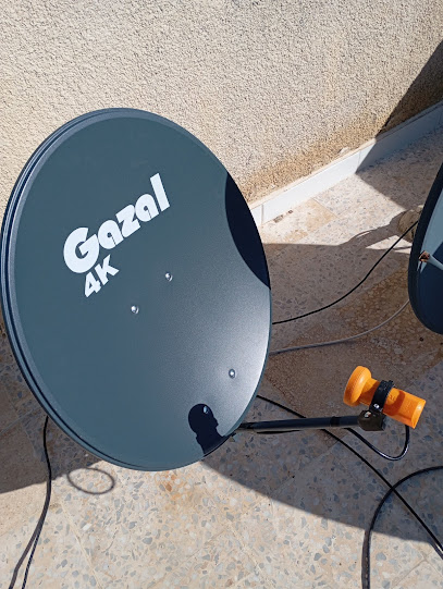 صيانه الاجهزه الاكترونيه وتعريب شاشات السياره الكوريه