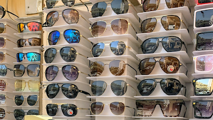 سوق الخاسكية للنظارات ,والساعات والشنط