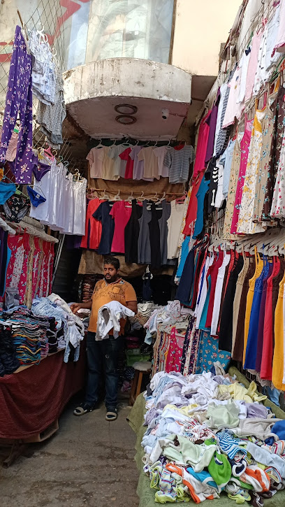 ادخل محل قصر النورس اسأل عن بيتر كامل @منفذ بيع منتجات الدباغ