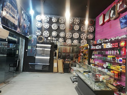 زينة العزيزة للسيارات