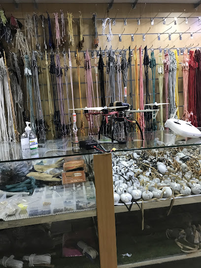 مؤسسة عنة الشارة لبيع الصقور ومستلزماتها