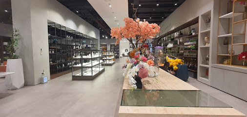 D.Haus Basics District 1 Mall