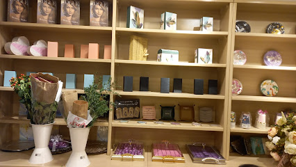 Glow Shop