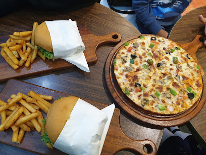 مطعم وبيزا فلا روزا