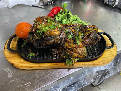Al Mausem Restaurant & Grills مطعم ومشويات الموسم