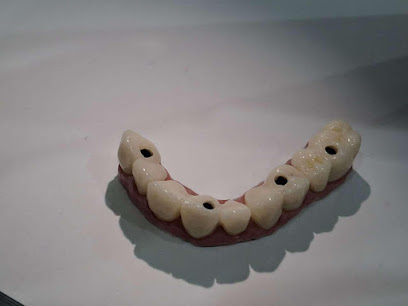 عيادة النزهة لطب الاسنان - أفضل طبيب أسنان في الظاهر - دكتور احمد ابراهيم الاشبولي - عيادة اسنان في ميدان الجيش