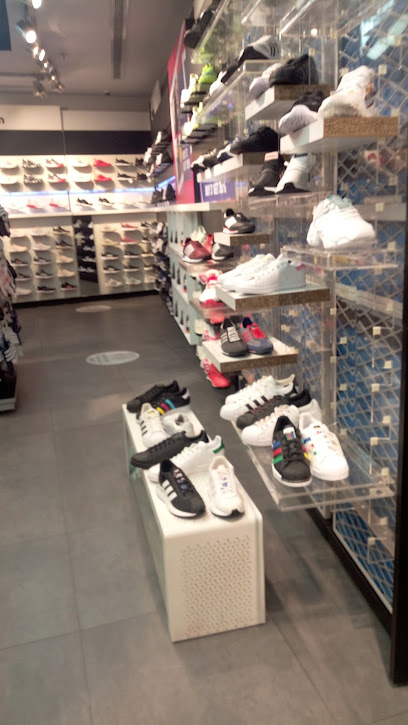 adidas Store San Stefano