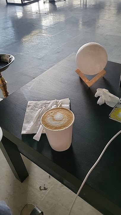 مقهى و لاونج الفرصة الاولى (فيرست شانس)