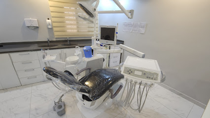 مجمع فجر كلينك لطب الاسنان