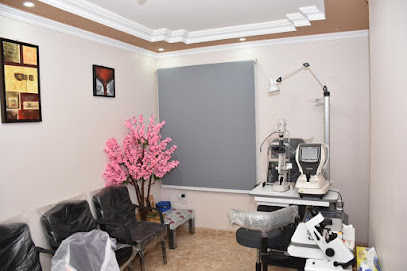 عيادة الدكتور أمجد النقراشي استشاري جراحات العيون والليزك
