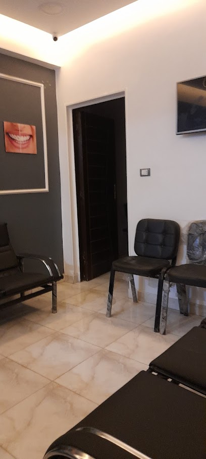 Royal Center مركز الدكتور مينا برنس
