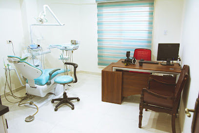 عيادة دكتور عبدالوكيل محمد، استشاري جراحة الفم والوجه والفكين وزراعة الأسنان