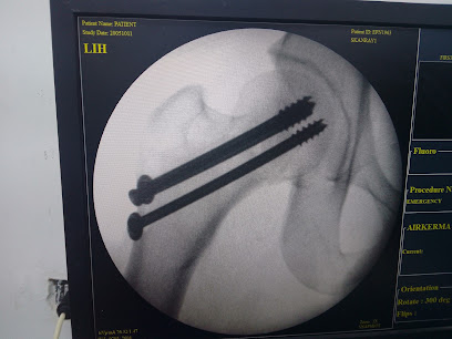 د. محمد سمير البديوي لجراحة العظام و العمود الفقري orthopaedic surgery clinic