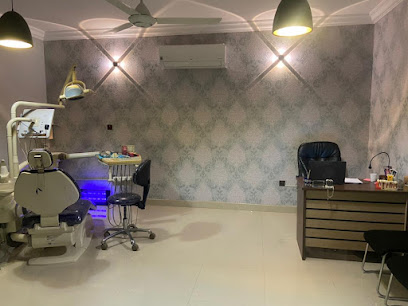 مركز كراون لطب وزراعة الاسنان