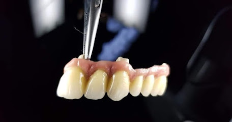 معمل عمرو مدنى