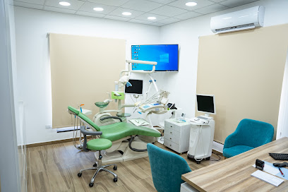 عياده د صالح الصالح لطب و تجميل الاسنان