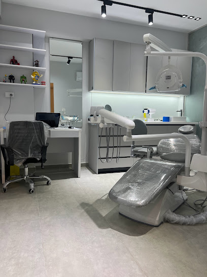 8 DENTAL CLINIC