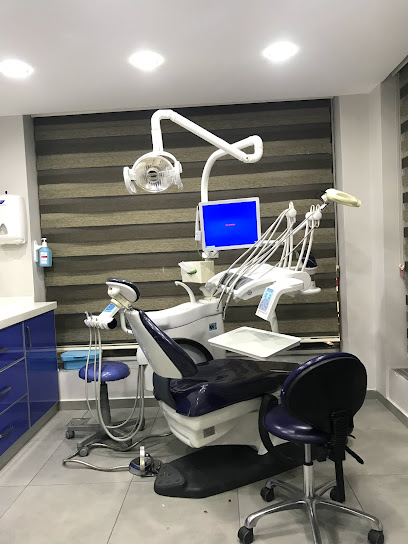 الدكتور إبراهيم عبد الهادي لطب الأسنان