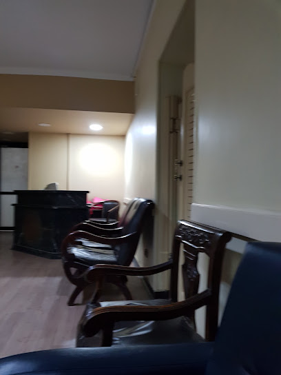 عيادة دكتور أسامة محمود أستاذ الباطنة و الكلي