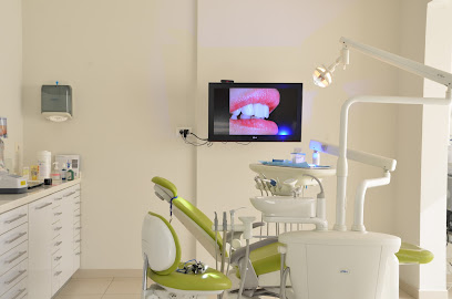 Dr. Akram Bekdache Dental Clinic عيادة الدكتور أكرم بكداش