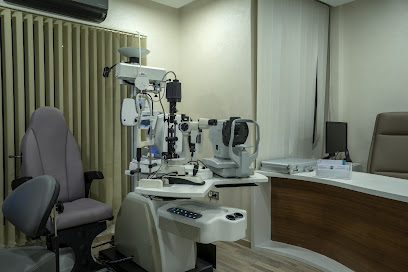 Dr Soltani Leila ophtalmologue - boussol eye center