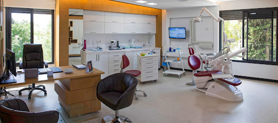 Dr SERGHINI Louay Dentiste Fès, Centre Dentaire la Fontaine