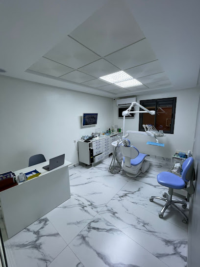 Dr Bouhtit Mohamed (Chirurgien Dentiste)