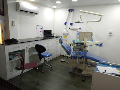 Dr Ismail O Salem dentiste chirurgien implant prothese