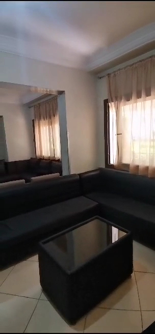 دكتورة ربيعة العزوزي - طبيبة جلدية