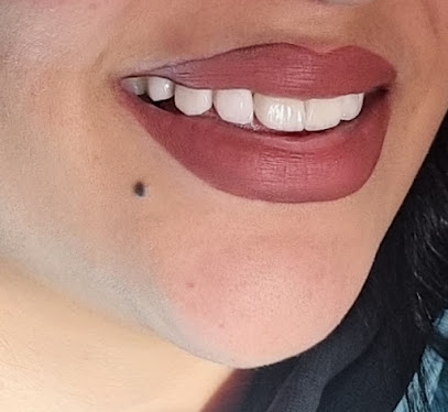 عياده د. ملاذ زيدان لطب و تجميل الاسنان -