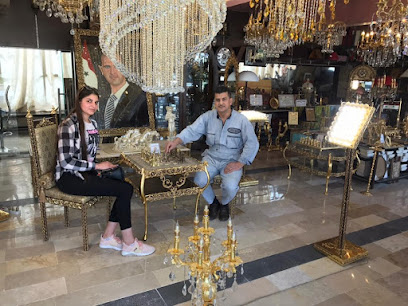 شيخ الكار عدنان تنبكجي للفن المعاصر (ثريات - تحف- هدايا)