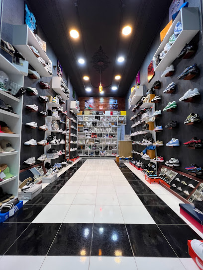 Black store sneakers